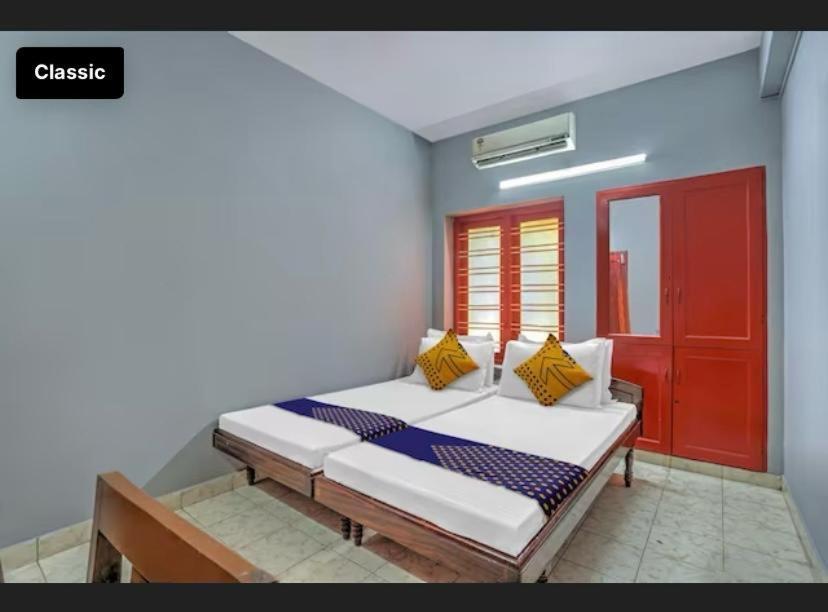 Ss Kkp Tourist Home Thiruvananthapuram Екстериор снимка
