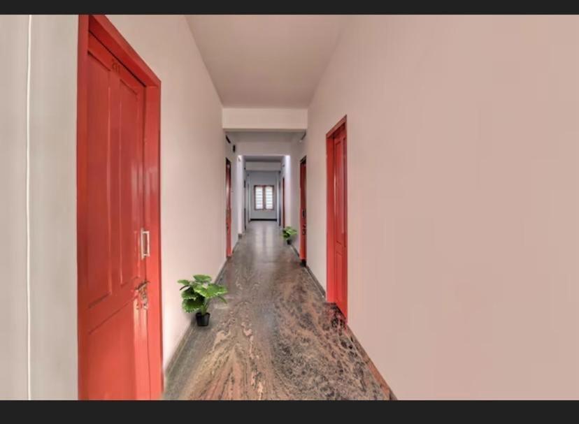 Ss Kkp Tourist Home Thiruvananthapuram Екстериор снимка
